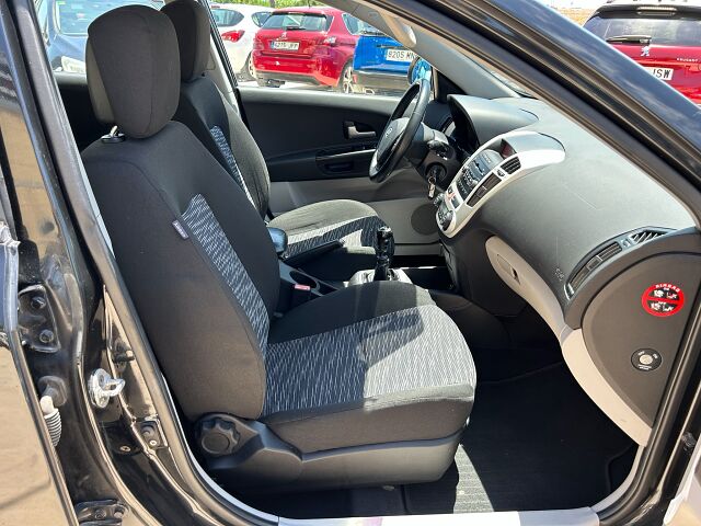 KIA CEED COMFORT 1.4 SPANISH LHD IN SPAIN 118000 MILES SUPERB LITTLE CAR 2009